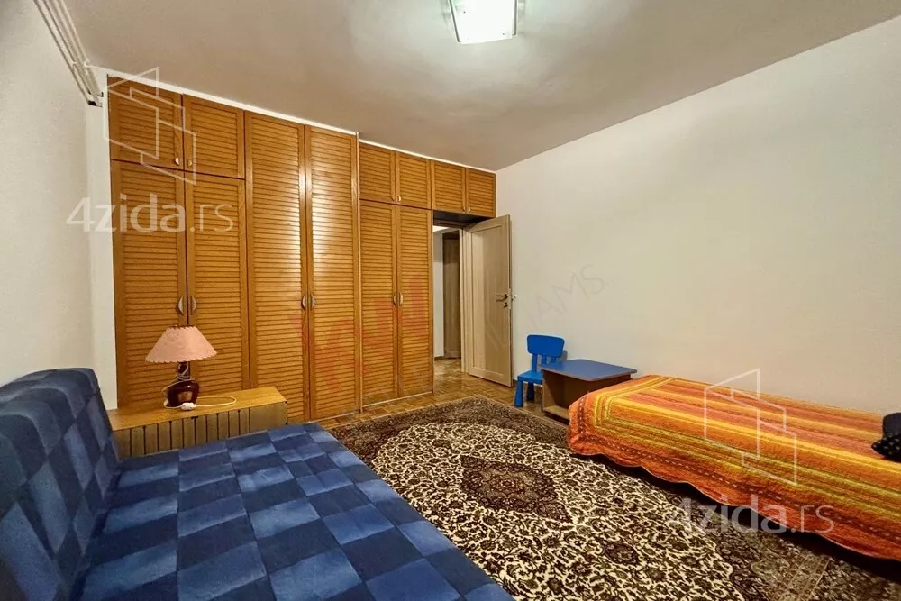 Petosoban stan | 4zida