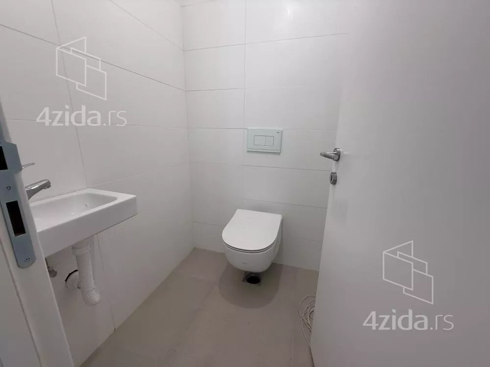 Lokal | 4zida