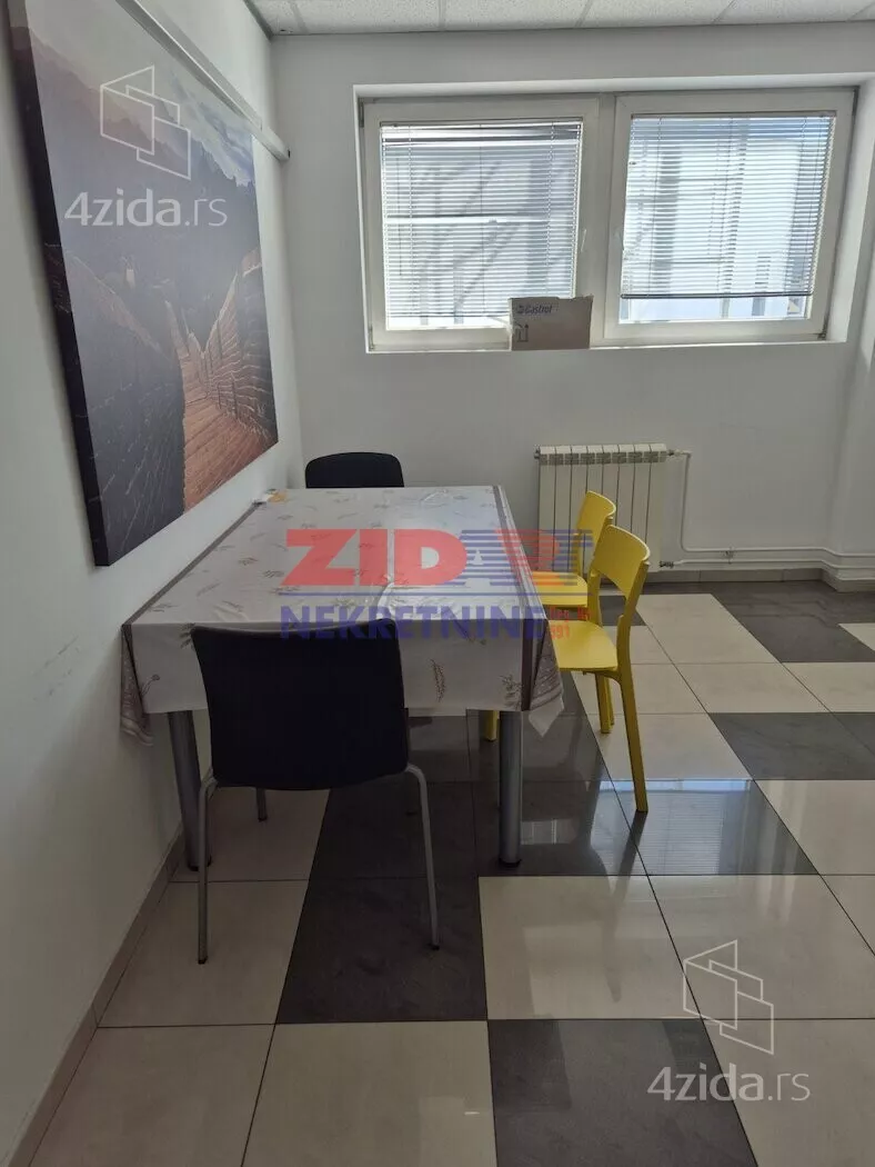 Lokal | 4zida