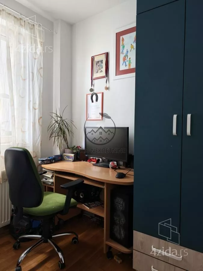 Troiposoban stan | 4zida