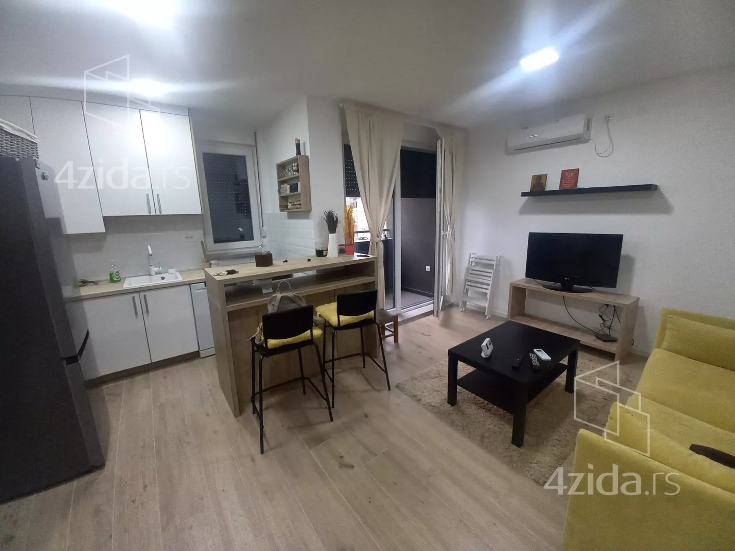 Jednoiposoban stan | 4zida