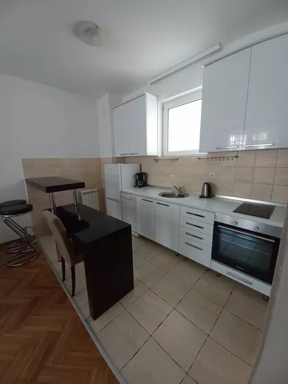 Skver Milene I Gage | 4zida.rs