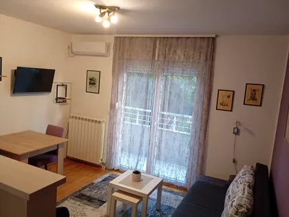 Petra Škundrića | 4zida.rs