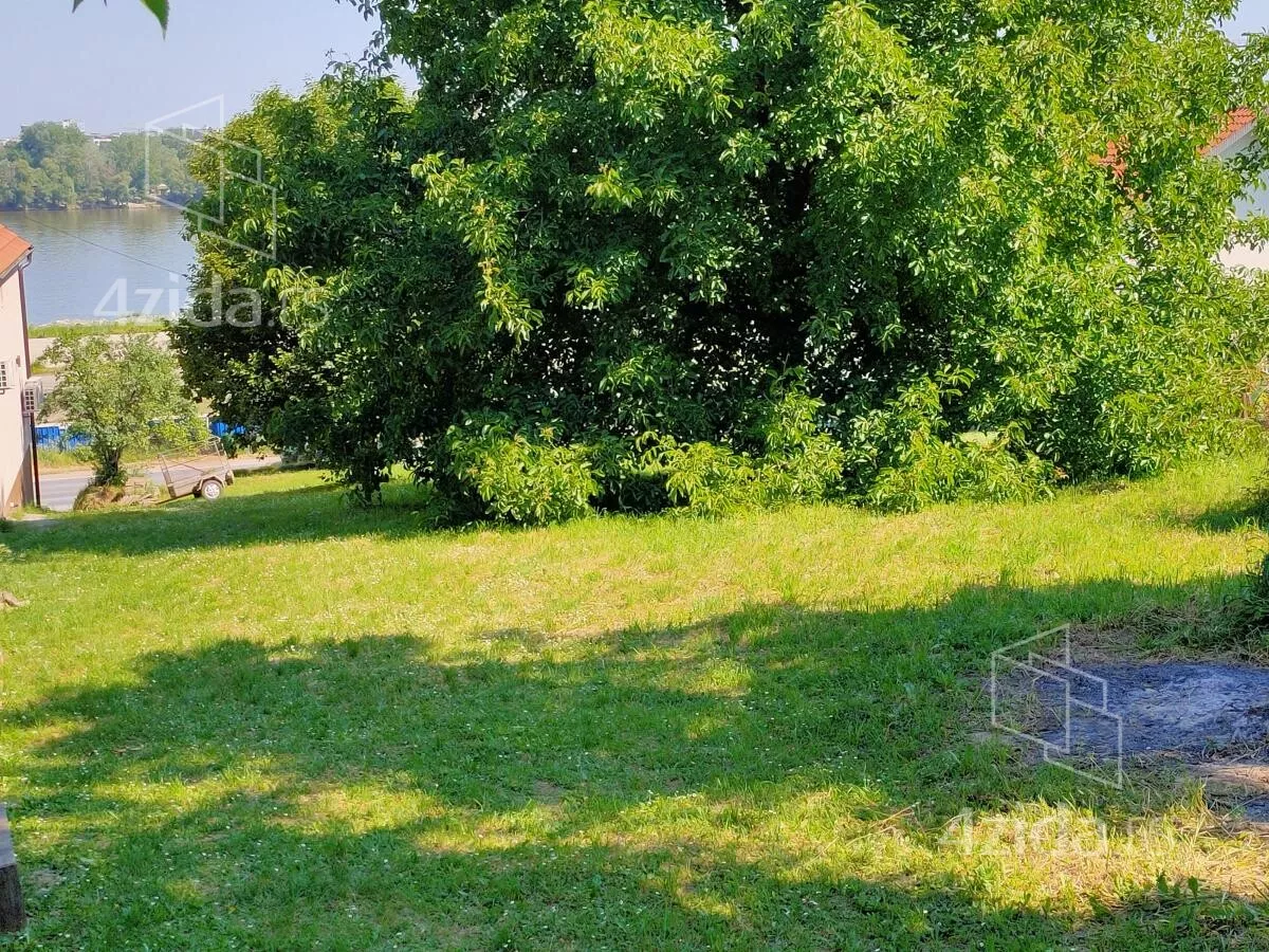 Plac | 4zida