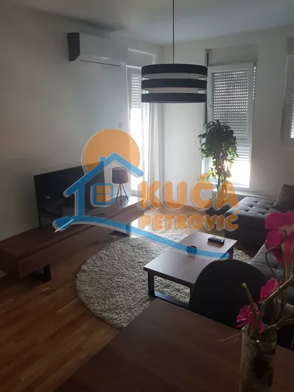 Sestre Baković | 4zida.rs