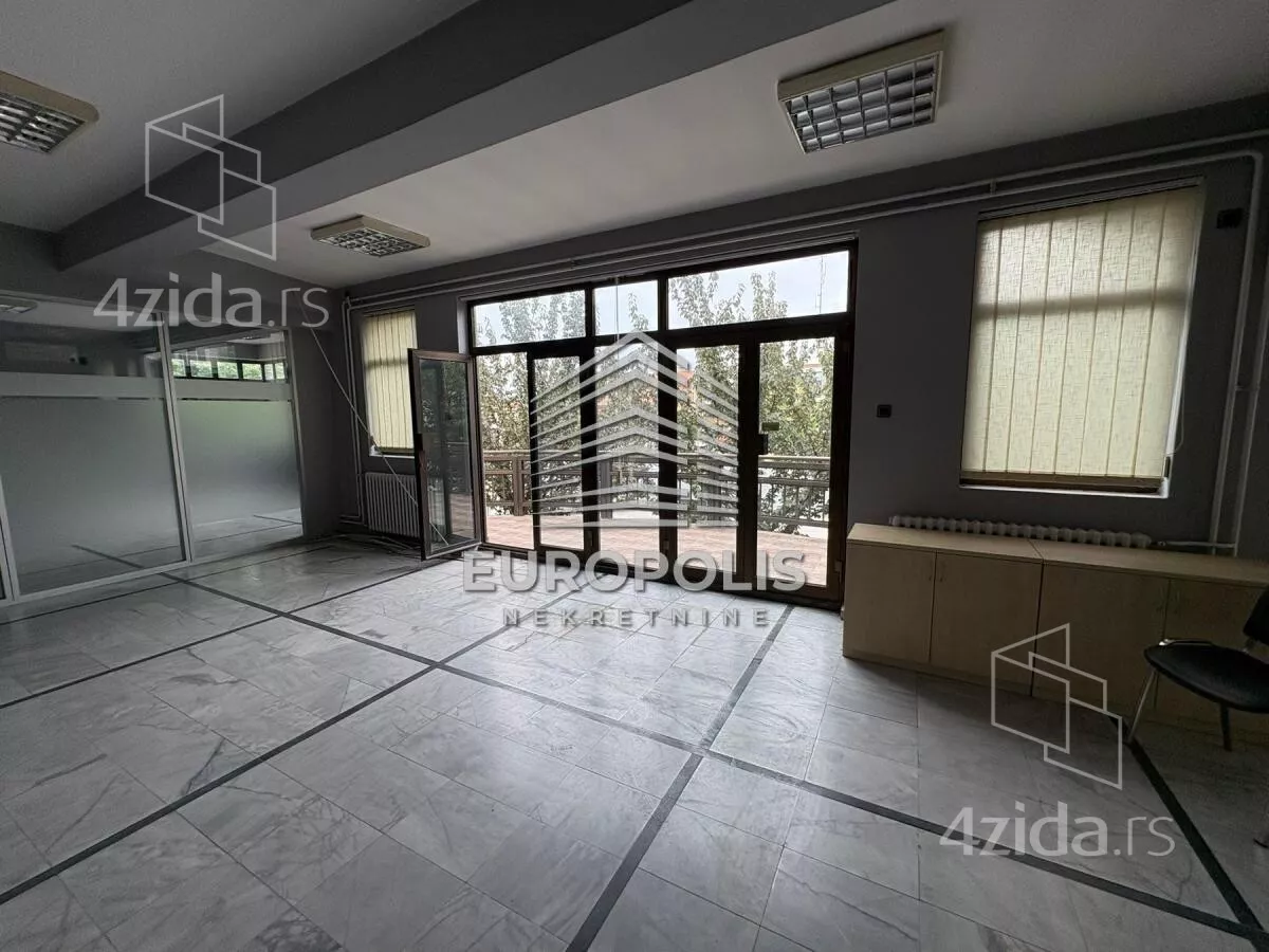 Lokal | 4zida