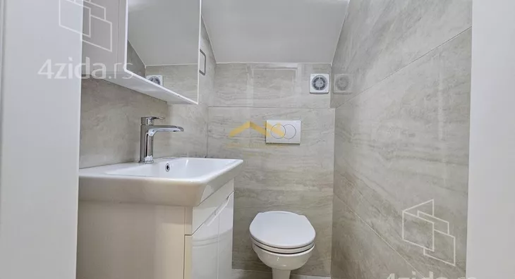 Petosoban stan | 4zida