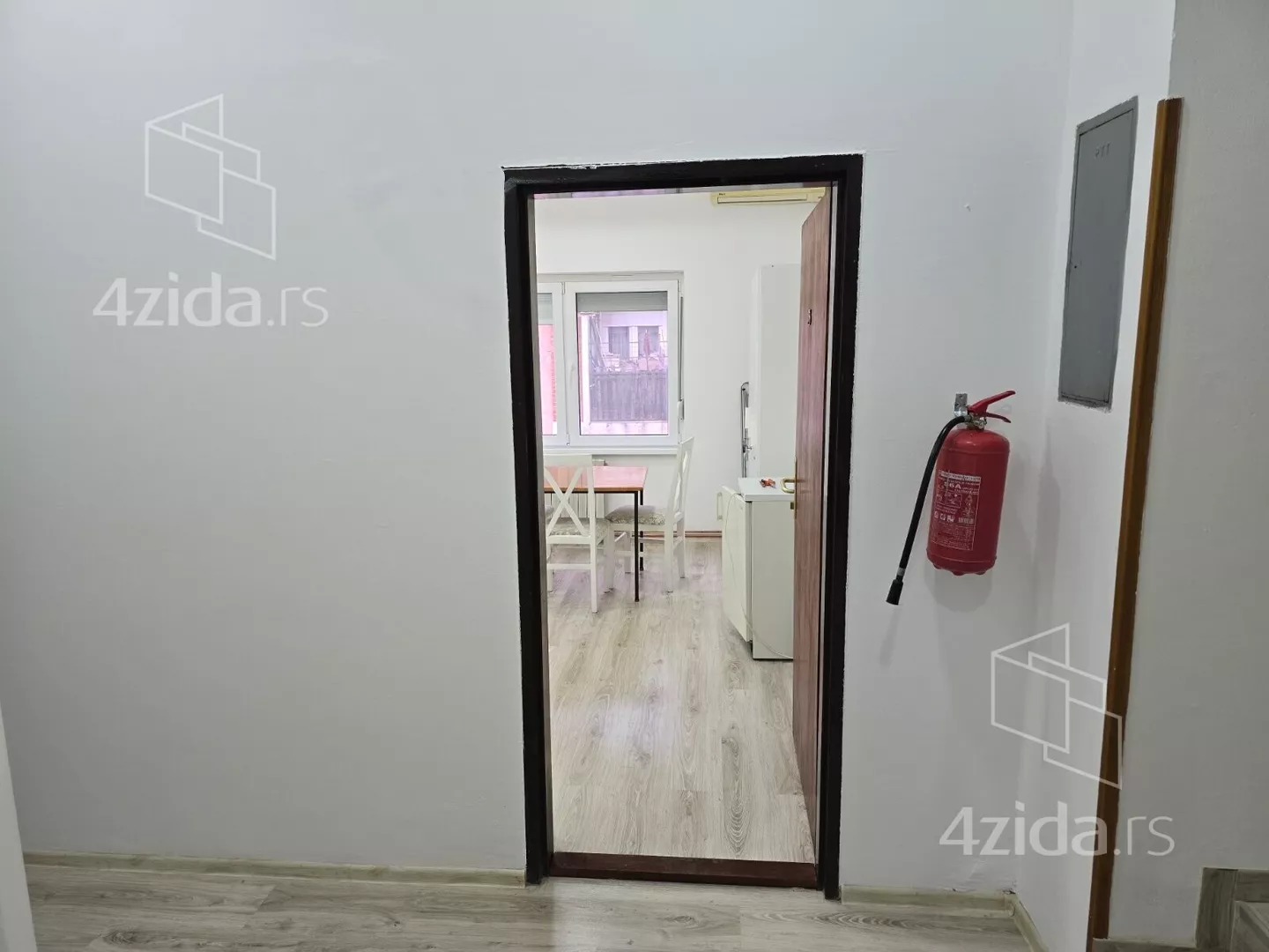 Šestosoban stan | 4zida