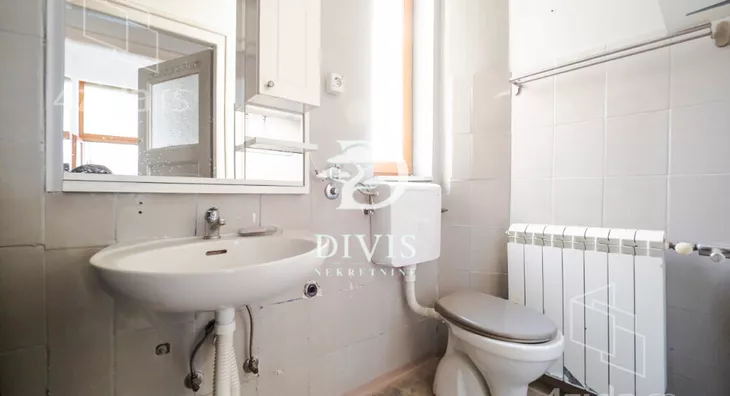 Četvoroiposoban stan | 4zida