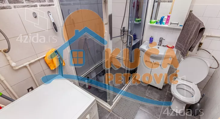 Troiposoban stan | 4zida