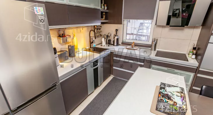 Četvorosoban stan | 4zida