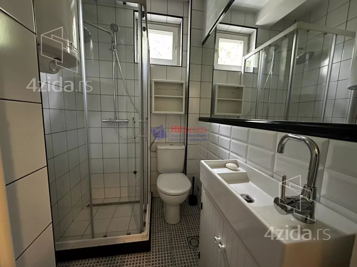 Šestosoban stan | 4zida