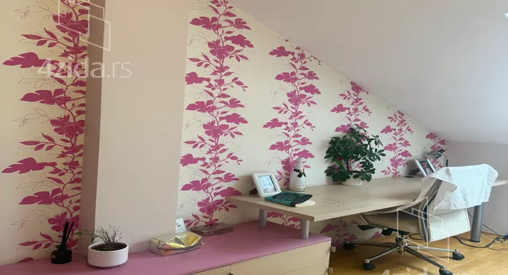 Četvoroiposoban stan | 4zida