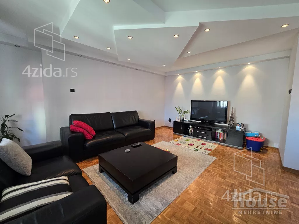 Četvorosoban stan | 4zida