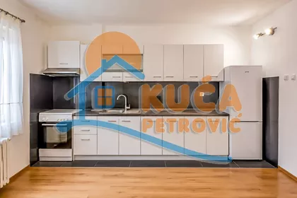 Pariske komune | 4zida.rs