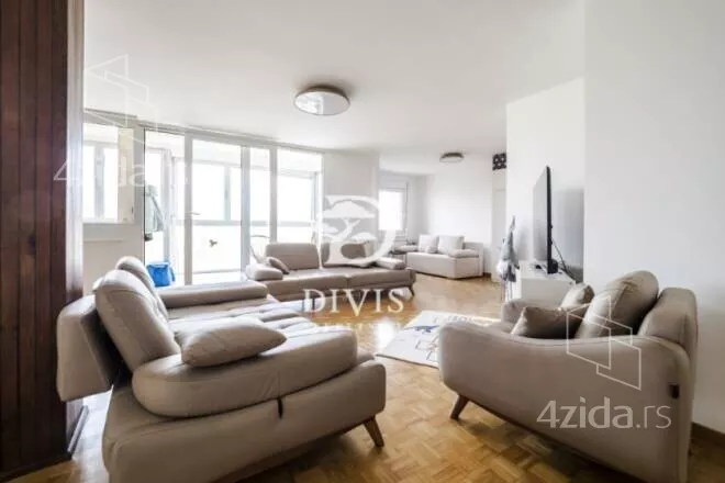 Četvoroiposoban stan | 4zida