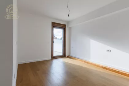 Ustanička | 4zida.rs