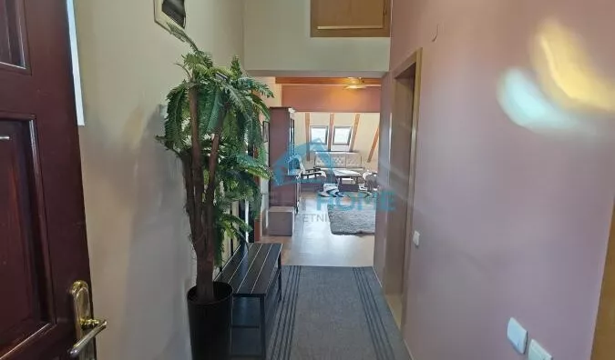 Četvoroiposoban stan | 4zida