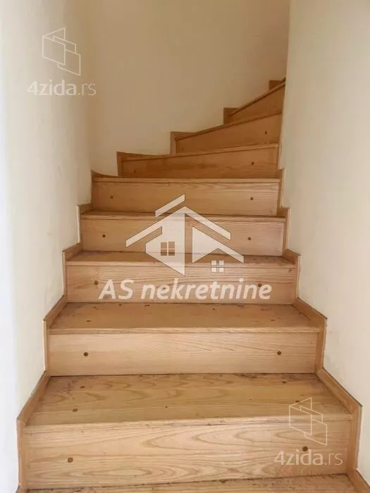 Šestosoban stan | 4zida
