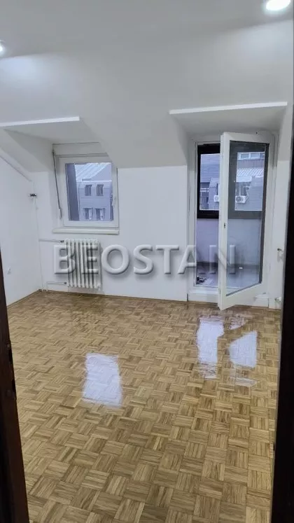 Nedeljka Gvozdenovića | 4zida.rs