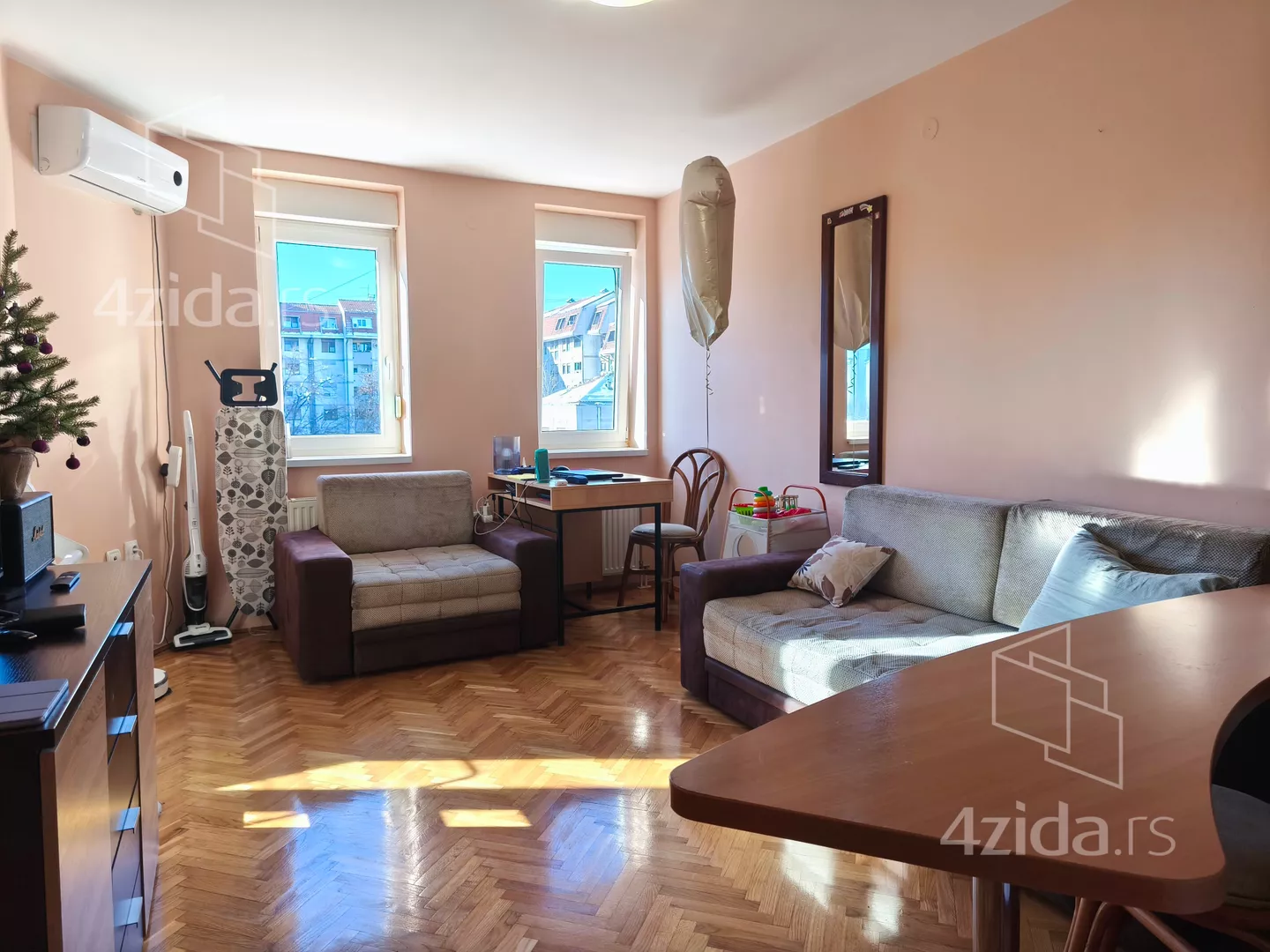 Jednoiposoban stan | 4zida