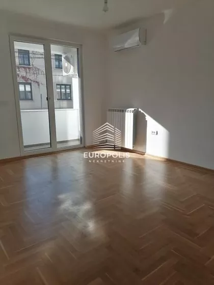 Milana Rakića | 4zida.rs