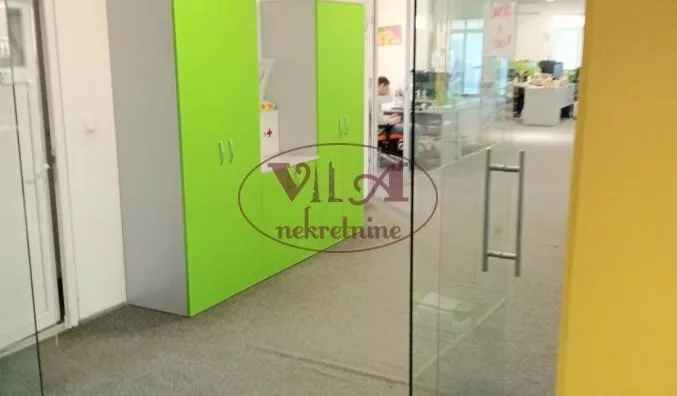 Poslovna zgrada | 4zida