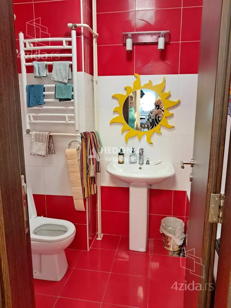 Šestosoban stan | 4zida