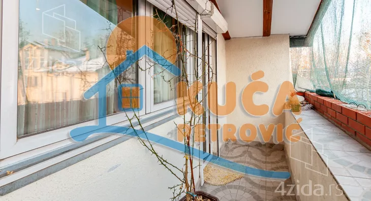 Troiposoban stan | 4zida