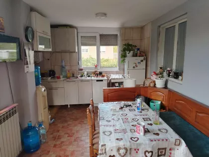 Hrastova | 4zida.rs
