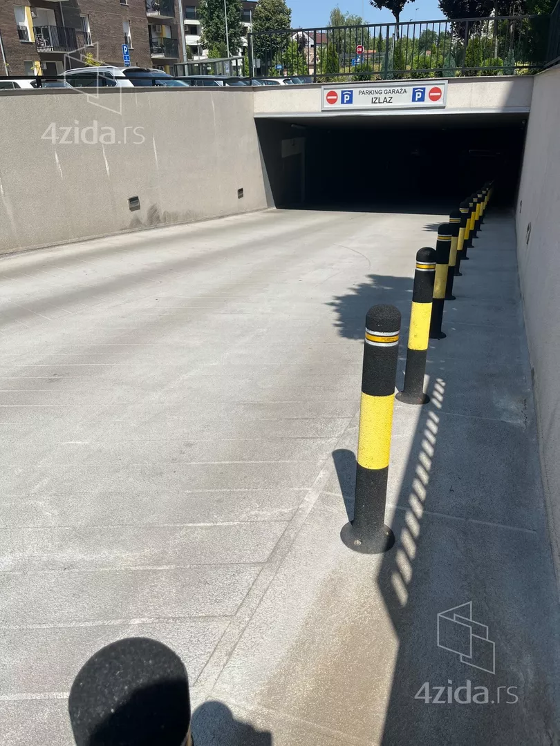 Parking | 4zida