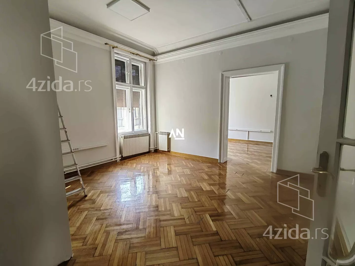 Šestoiposoban stan | 4zida