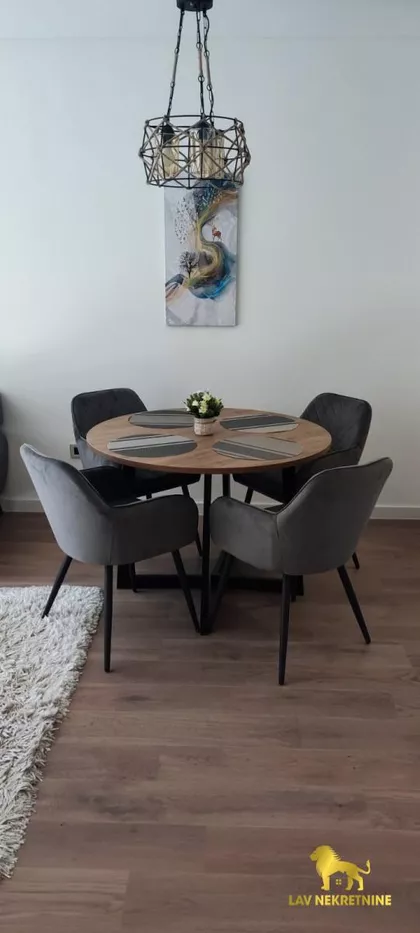 OMLADINSKIH BRIGADA | 4zida.rs