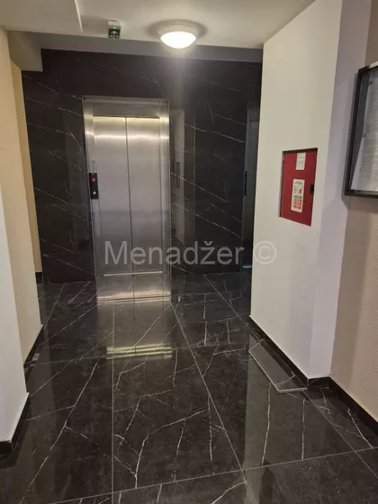 Autokomanda | 4zida.rs