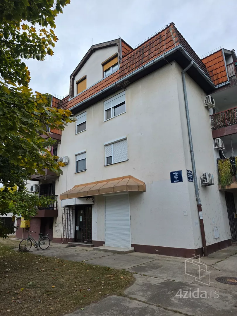 Poslovni prostor | 4zida