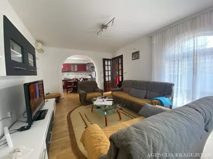 Šest Topola | 4zida.rs