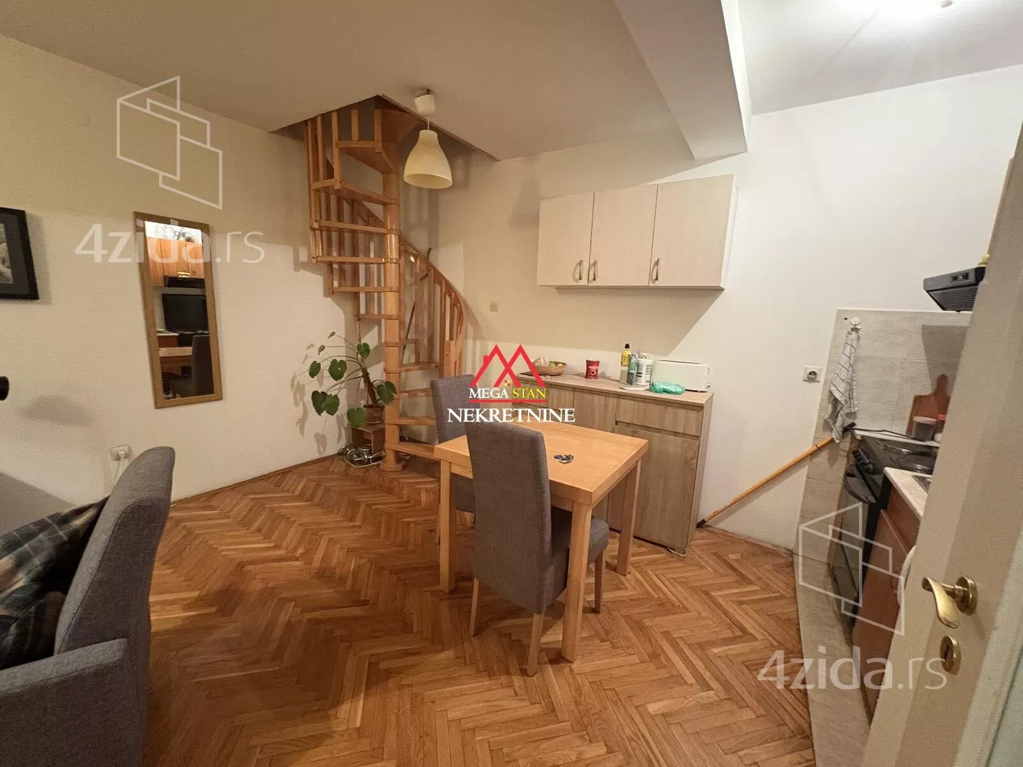 Troiposoban stan | 4zida