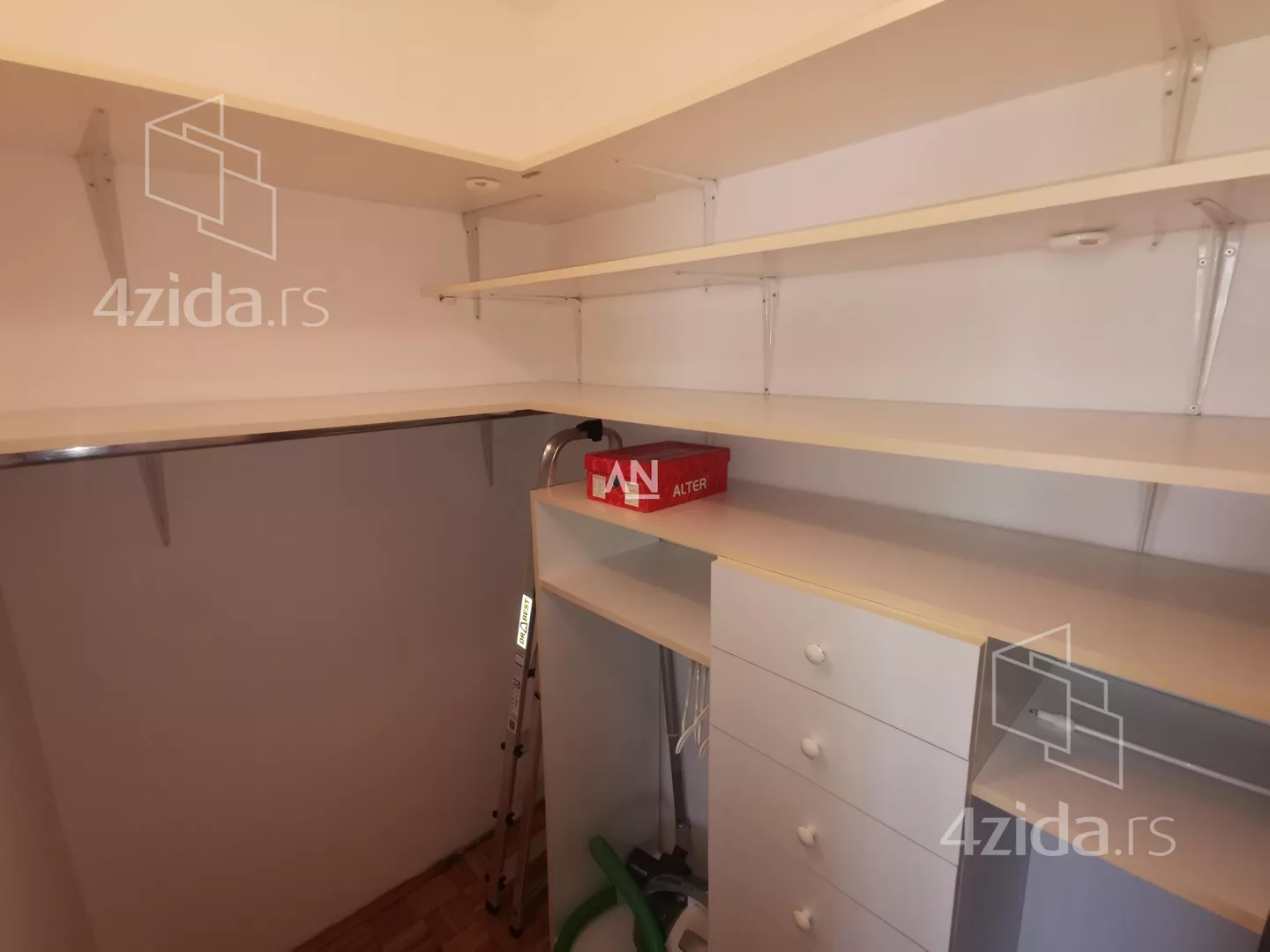 Garsonjera | 4zida