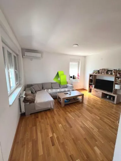 Nikola Tesla | 4zida.rs