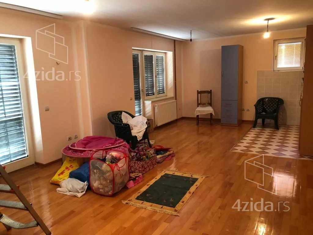 4-etažna kuća | 4zida