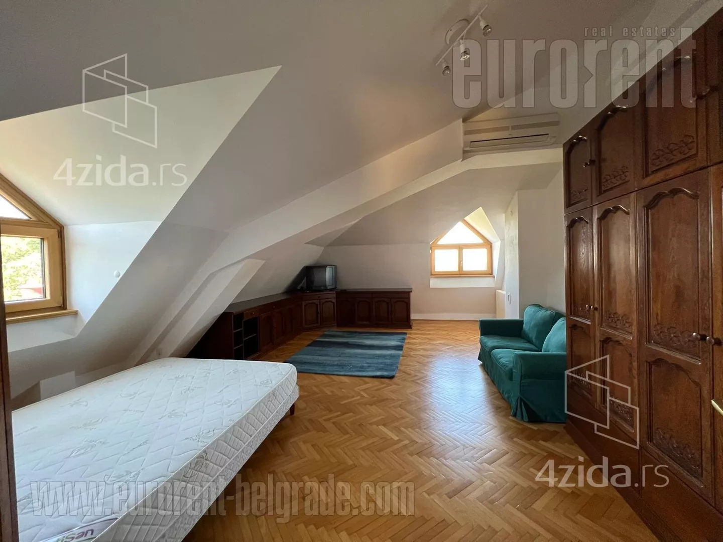 Četvoroiposoban stan | 4zida