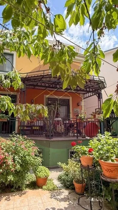 5-etažna kuća | 4zida