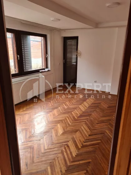 Cara Konstantina | 4zida.rs