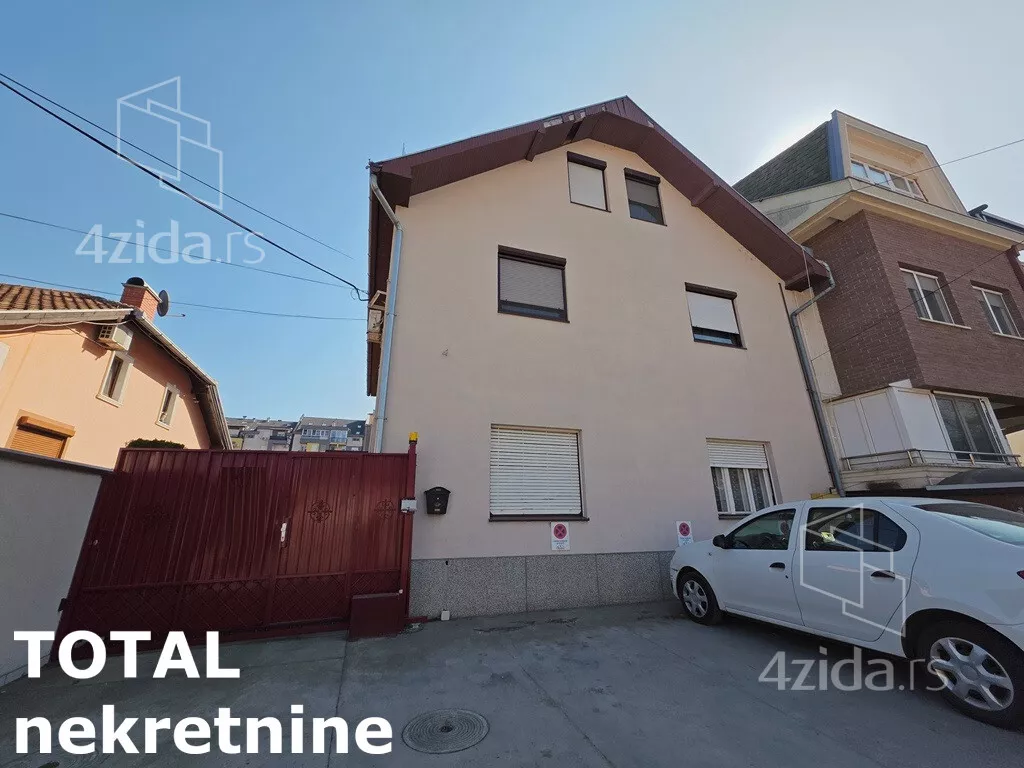 Plac | 4zida