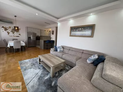 Bratstva i jedinstva | 4zida.rs