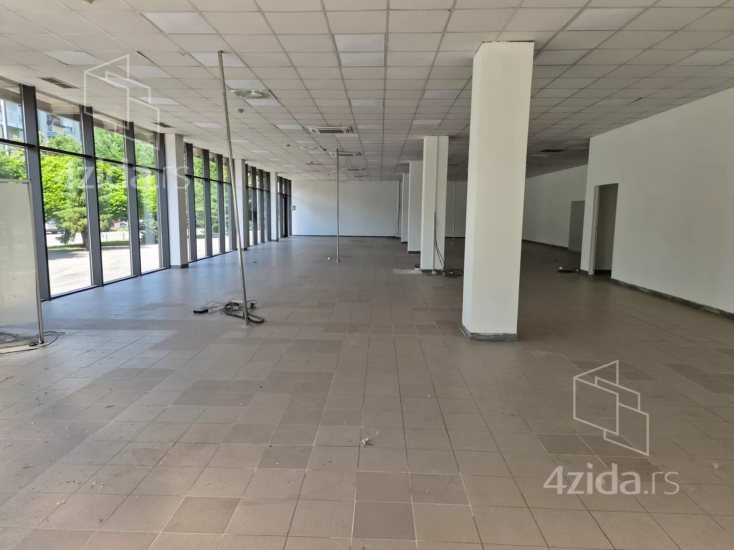 Lokal | 4zida
