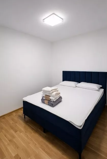 Krfska | 4zida.rs