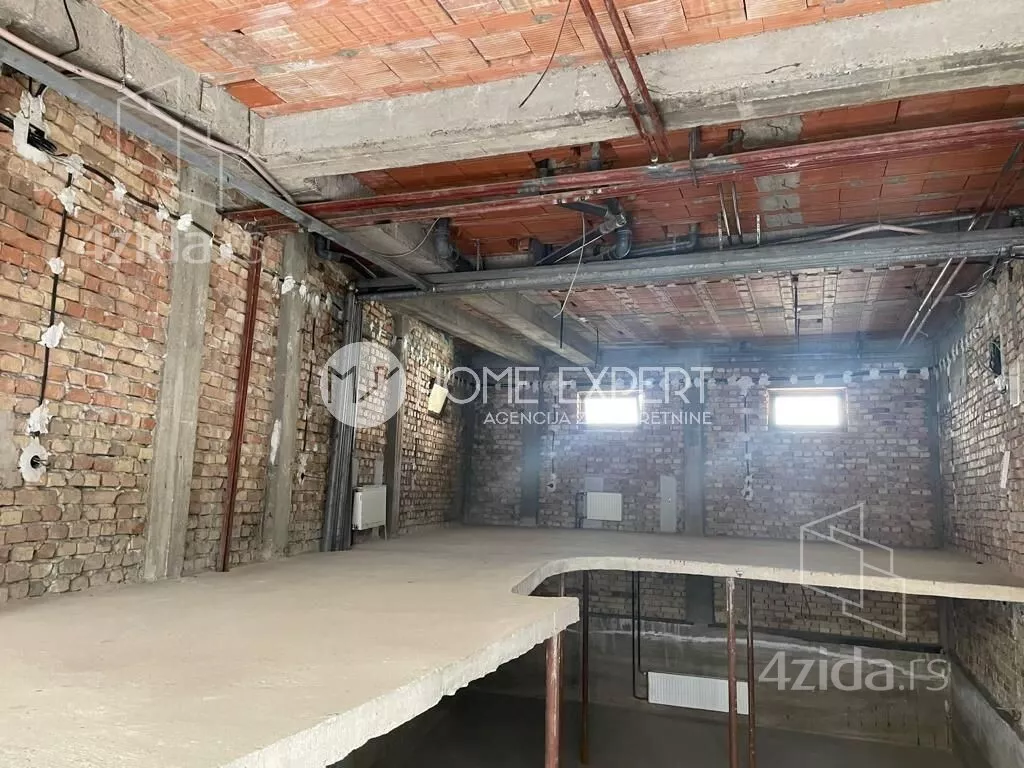 Poslovni prostor | 4zida