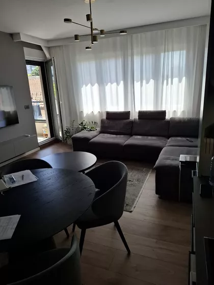 Bosanska | 4zida.rs