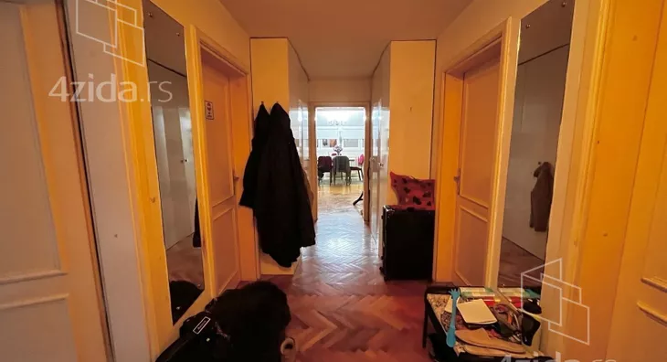 Četvoroiposoban stan | 4zida